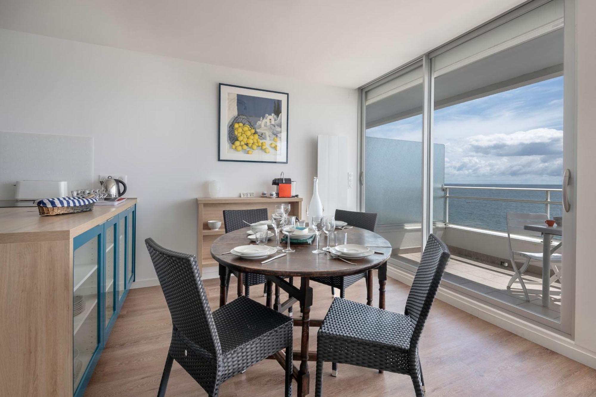 Pour 6, Vue A 40m De La La Baule-Escoublac